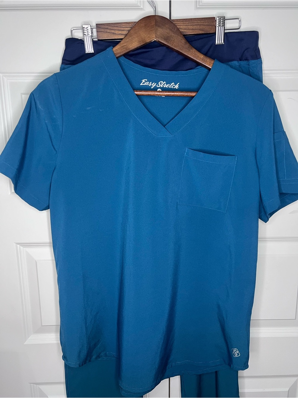 Easy Stretch Scrub Set Medium Petite Teal Blue V-Neck Cargo Pants